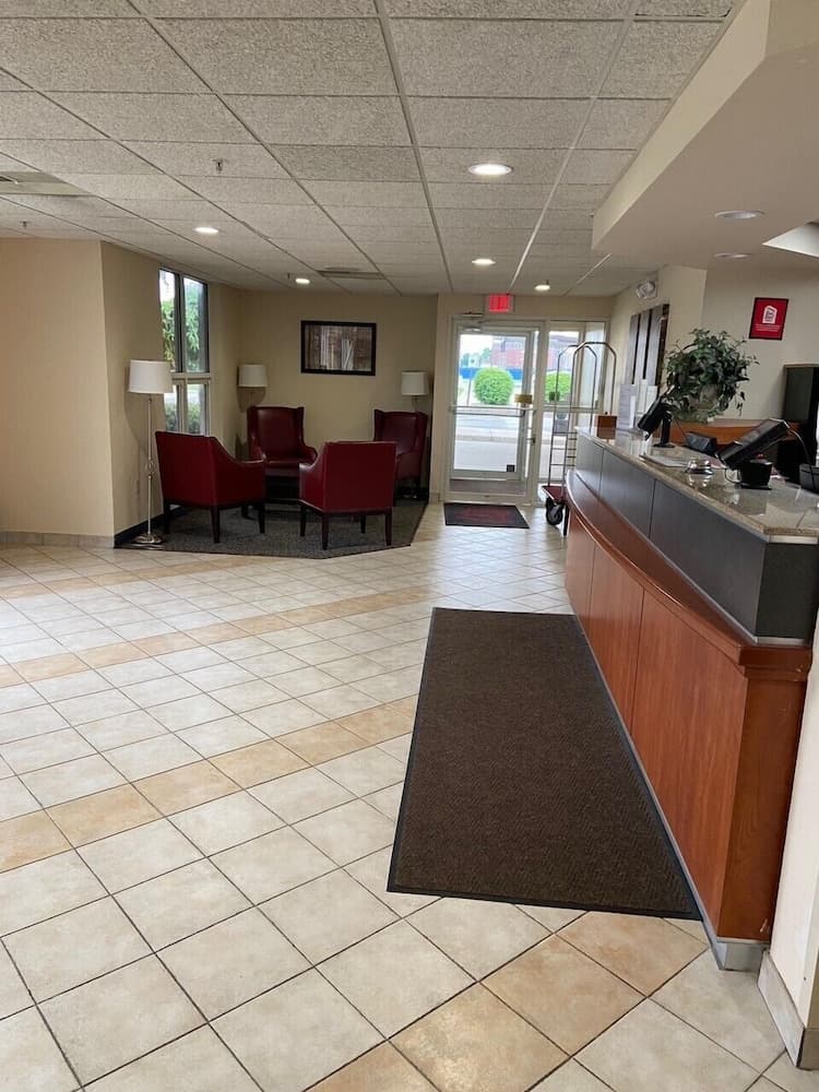 Red Roof Inn Sandusky - Milan interior in Milan, OH — gallery photo 2