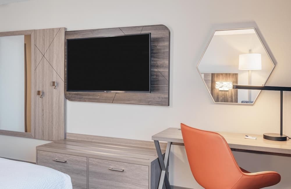 Holiday Inn Express Federal Way Seattle South by IHG property views in Federal Way, WA — gallery photo 3
