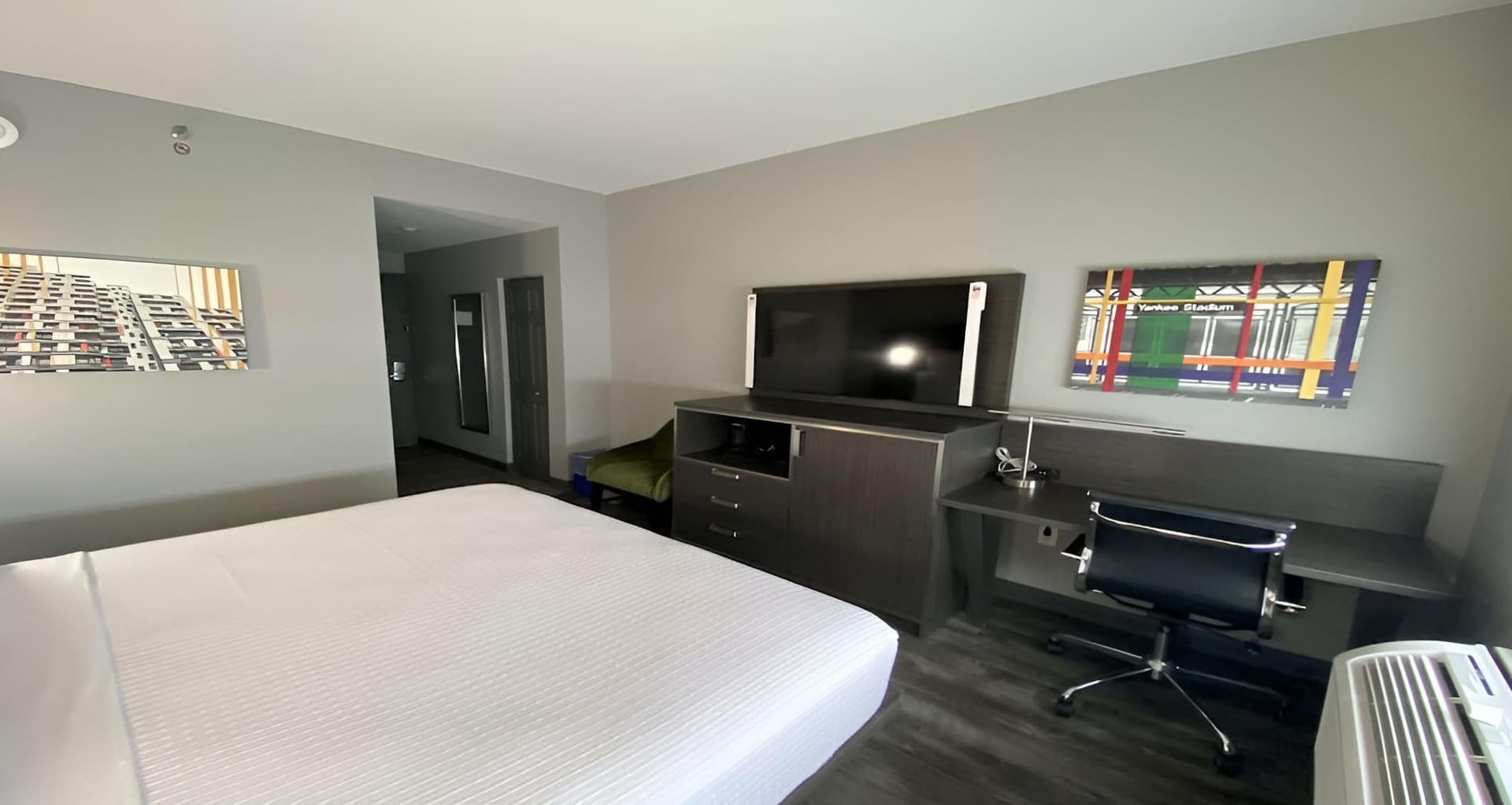 Best Western Plus City Line Hotel property views in Bronx, NY — gallery photo 3