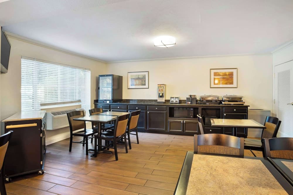 Best Western Clovis Cole gallery photo in Clovis, CA — image 13