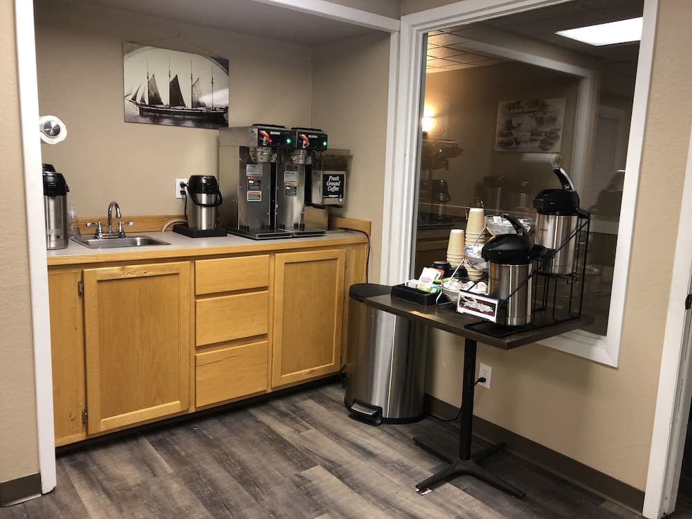 The Washburn Inn - On the Lake interior in Washburn, WI — gallery photo 2