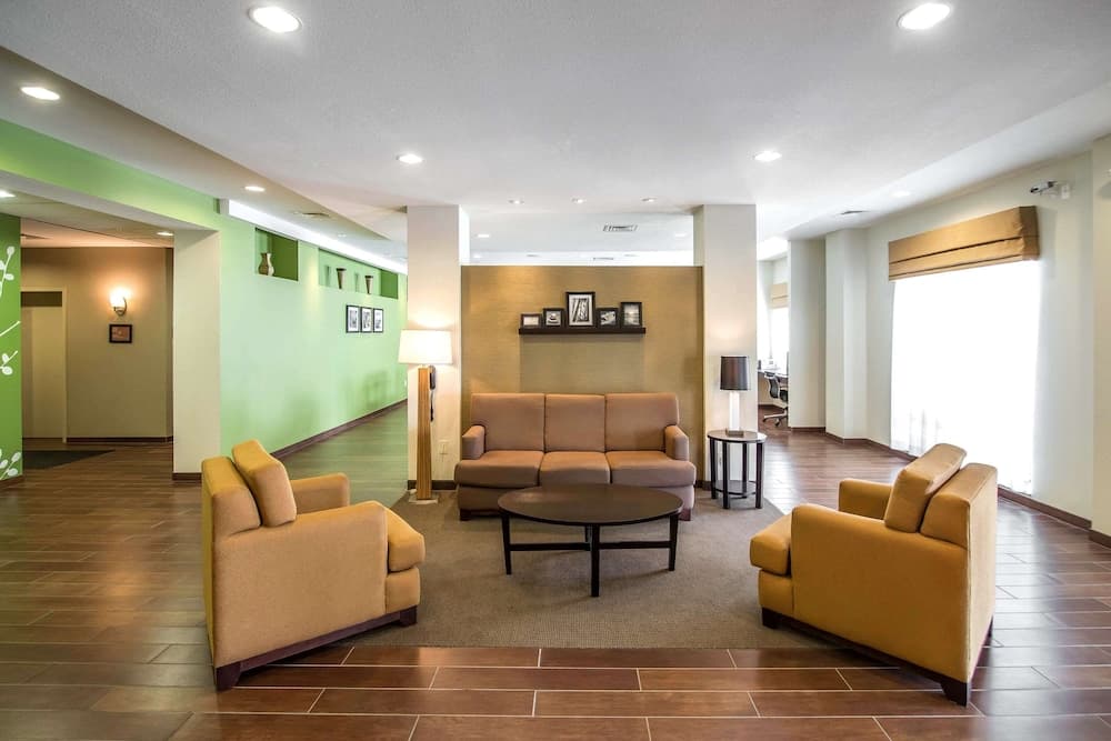 Sleep Inn & Suites Haysville - Wichita South interior in Haysville, KS — gallery photo 2