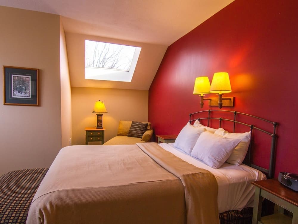Spacious 2 Bed At Crystal Mountain Resort 2 Bedroom Condo by RedAwning property views in Thompsonville, MI — gallery photo 3