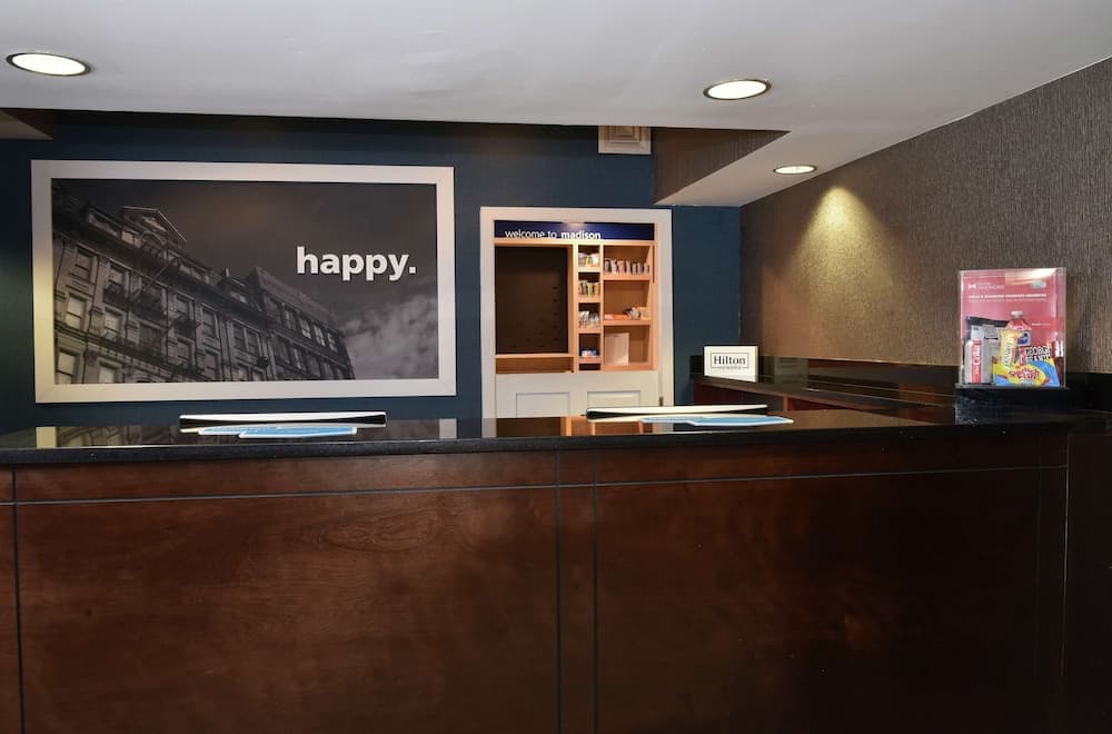 Hampton Inn Madison interior in Madison, GA — gallery photo 2