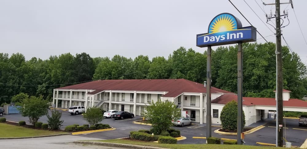 Days Inn by Wyndham Augusta / Fort Eisenhower featured exterior or lobby in Augusta, GA — similar hotel