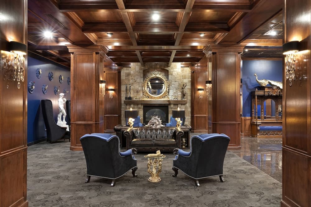 Des Lux Hotel gallery photo in Des Moines, IA — image 26