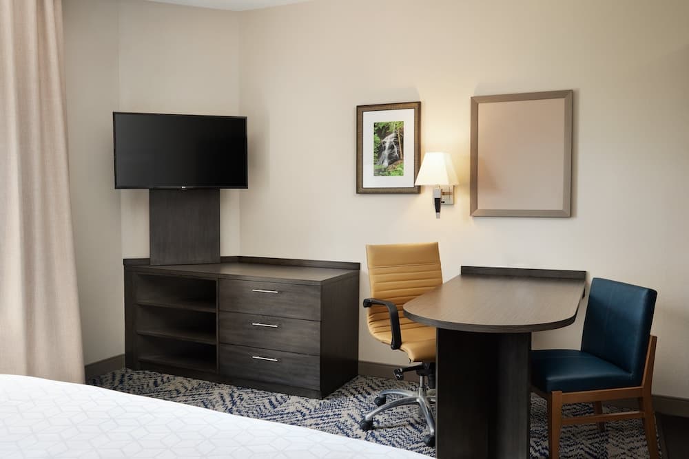 Candlewood Suites I-26 at Northwoods Mall by IHG gallery photo in North Charleston, SC — image 36