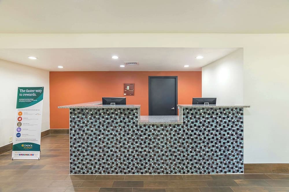 Quality Inn Amarillo East interior in Amarillo, TX — gallery photo 2