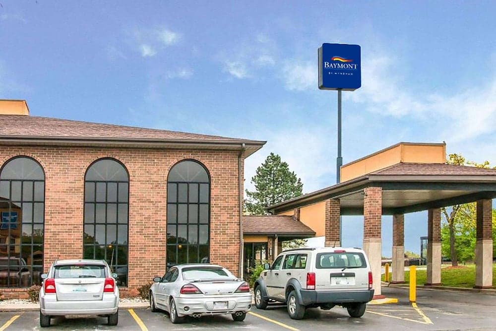 Baymont by Wyndham Flint Airport North gallery photo in Flint, MI — image 19