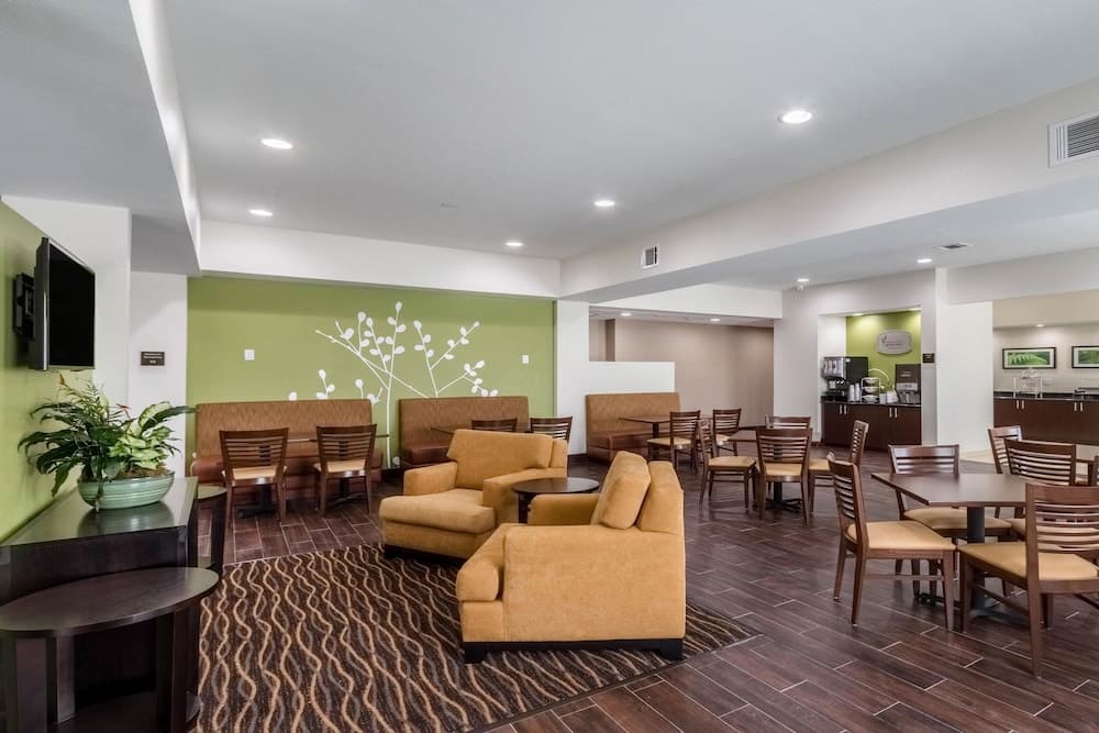 Sleep Inn & Suites College Station near University property views in College Station, TX — gallery photo 3
