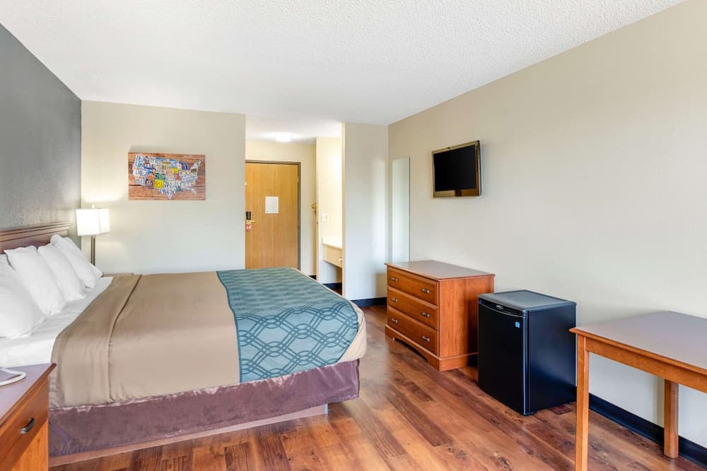 Econo Lodge Longmont East gallery photo in Longmont, CO — image 36