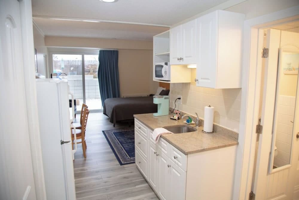 Courtyard Resort property views in Hyannis — gallery photo 3