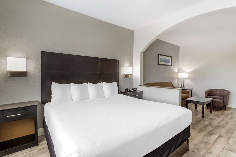Best Western Texas City I-45 property views in Texas City, TX — gallery photo 3