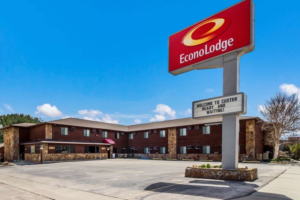 Econo Lodge Custer - Crazy Horse Area featured exterior or lobby in Custer, SD — similar hotel