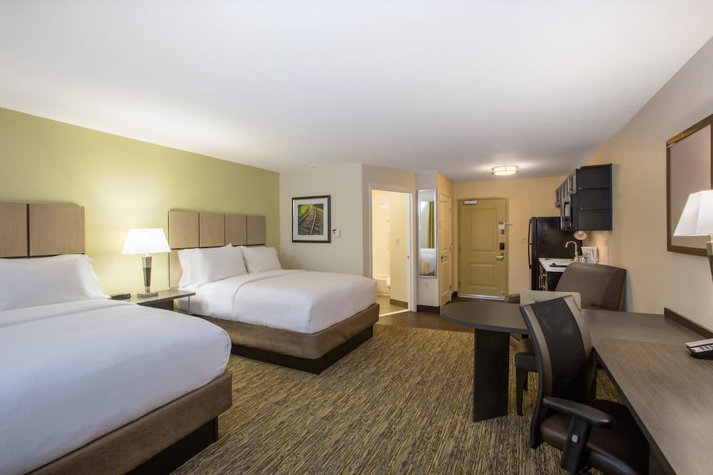 Candlewood Suites Bellevue by IHG interior in Bellevue, NE — gallery photo 2