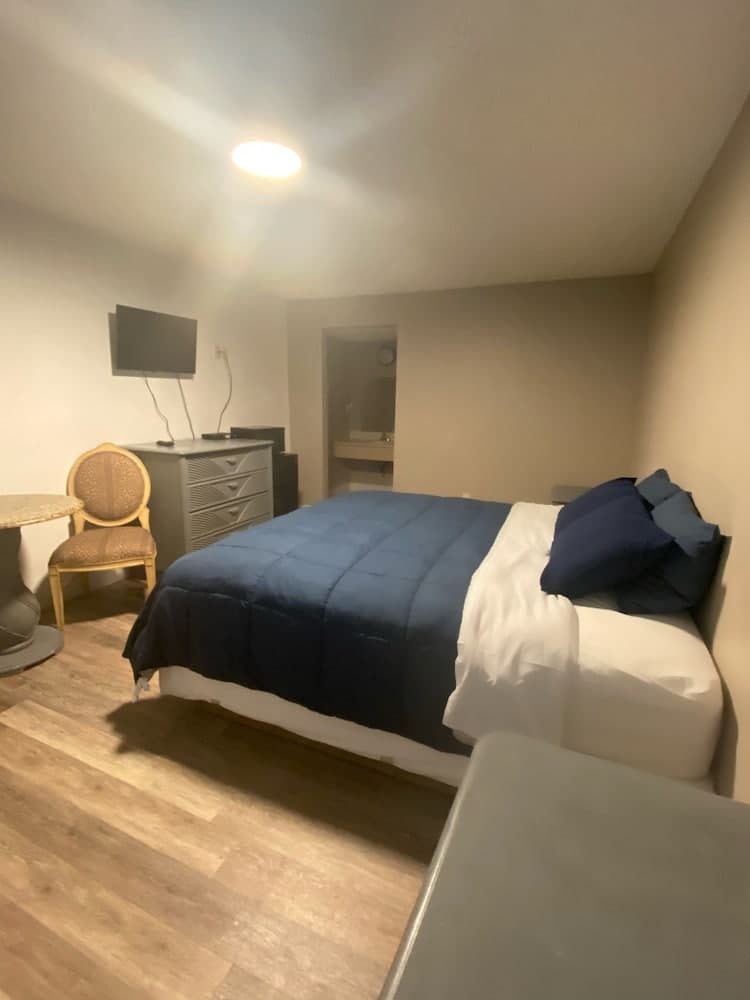 Scottish Inns and Suites interior in Absecon, NJ — gallery photo 2