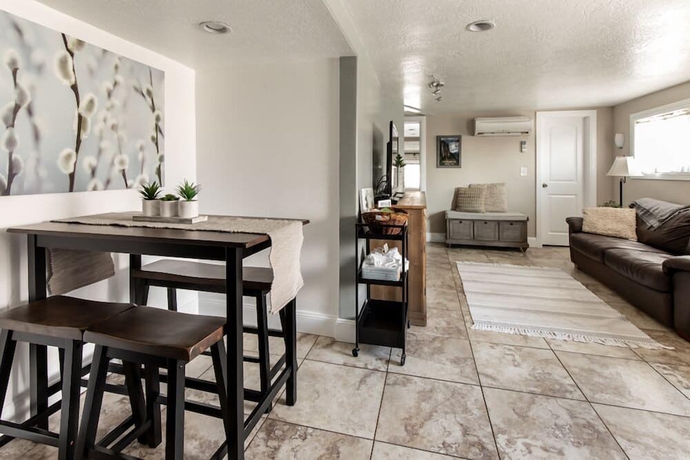 Aspenwood Manor South interior in Provo, UT — gallery photo 2
