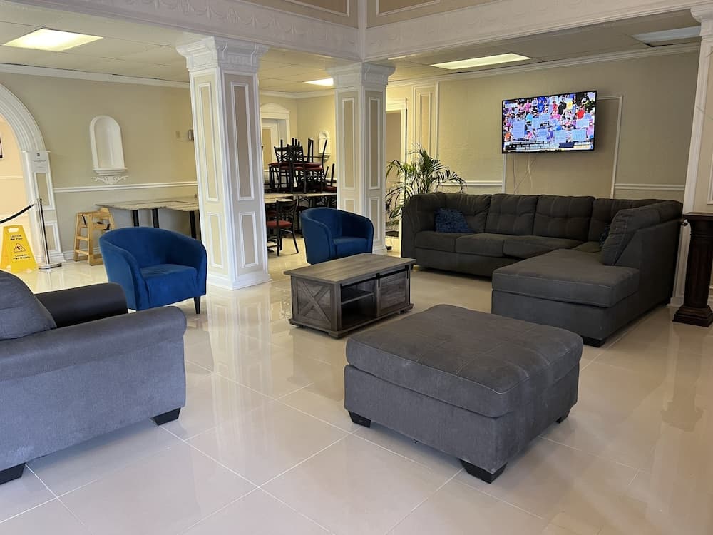 Windsor Inn of Jacksonville property views in Jacksonville, FL — gallery photo 3