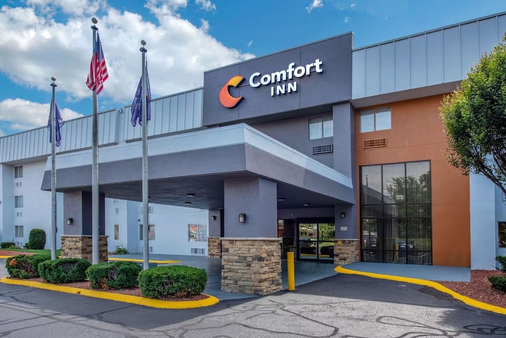 Comfort Inn Indianapolis South featured exterior or lobby in Indianapolis, IN — similar hotel