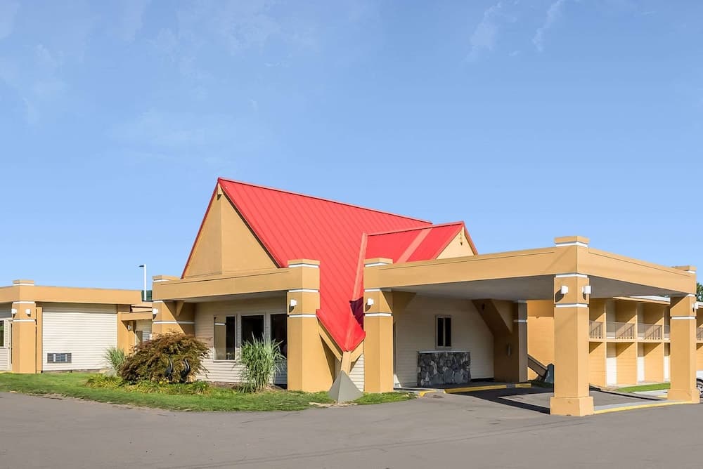 Econo Lodge Inn And Suites gallery photo in Binghamton, NY — image 25