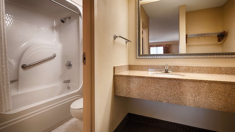 Best Western Inn & Suites - Monroe interior in Monroe, NC — gallery photo 2