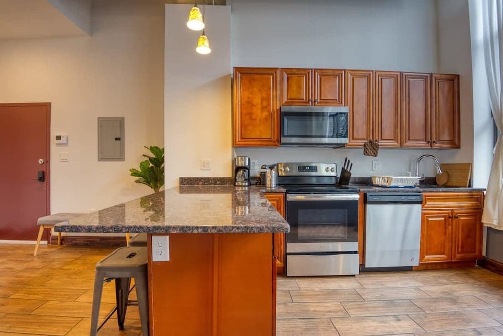 Sosuite 1BR Apt w W/d, Gym, On-site Restaurant property views in Philadelphia, PA — gallery photo 3