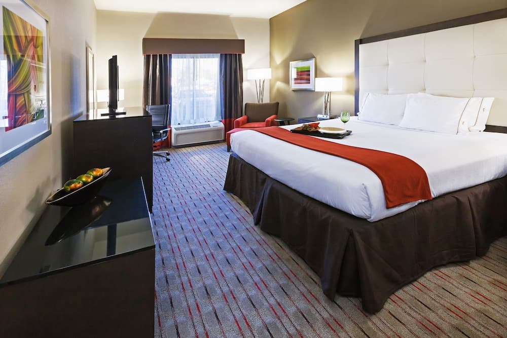 Holiday Inn Express Frisco Legacy Park Area by IHG interior in Frisco, TX — gallery photo 2