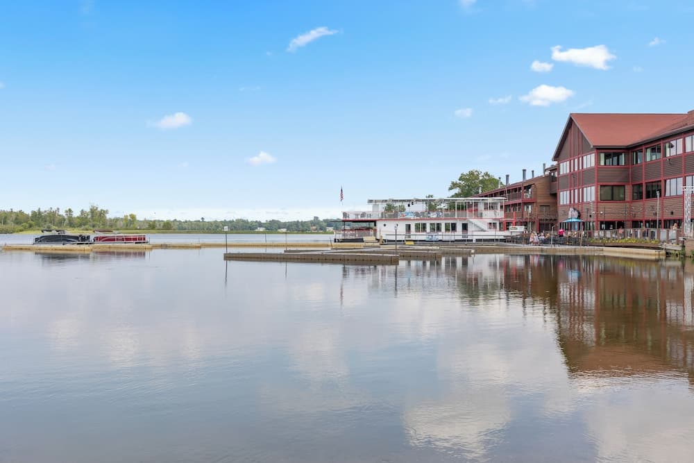 The Lodges at Breezy Point featured exterior or lobby in Pequot Lakes, MN — similar hotel