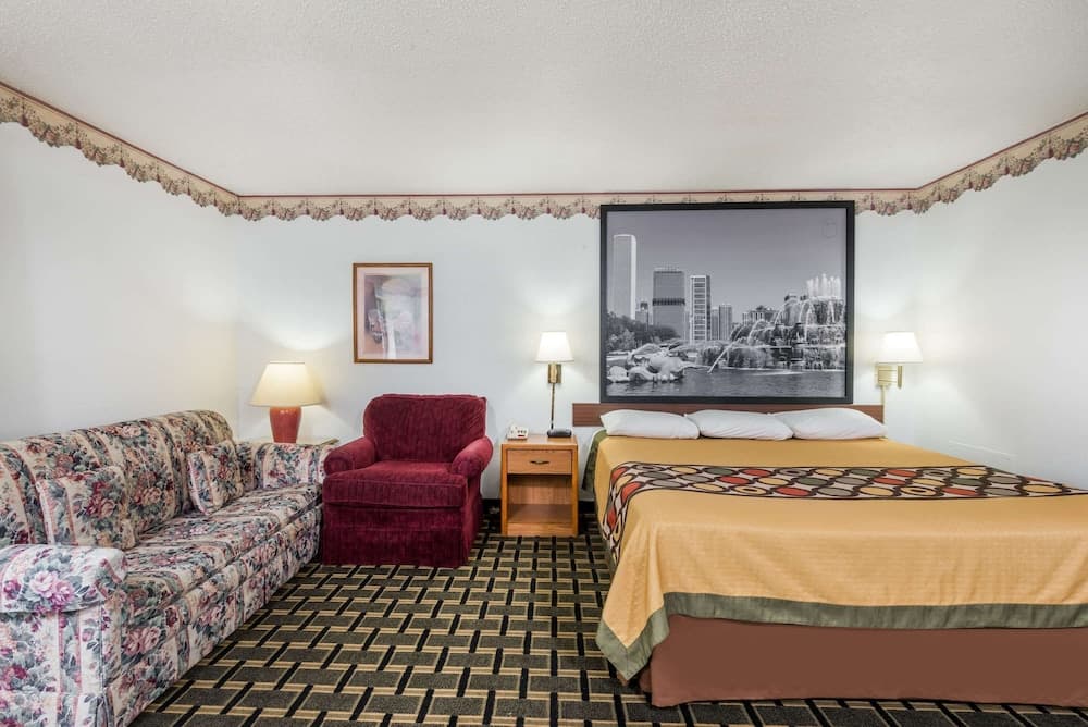 Super 8 by Wyndham Coshocton Roscoe Village gallery photo in Coshocton, OH — image 13