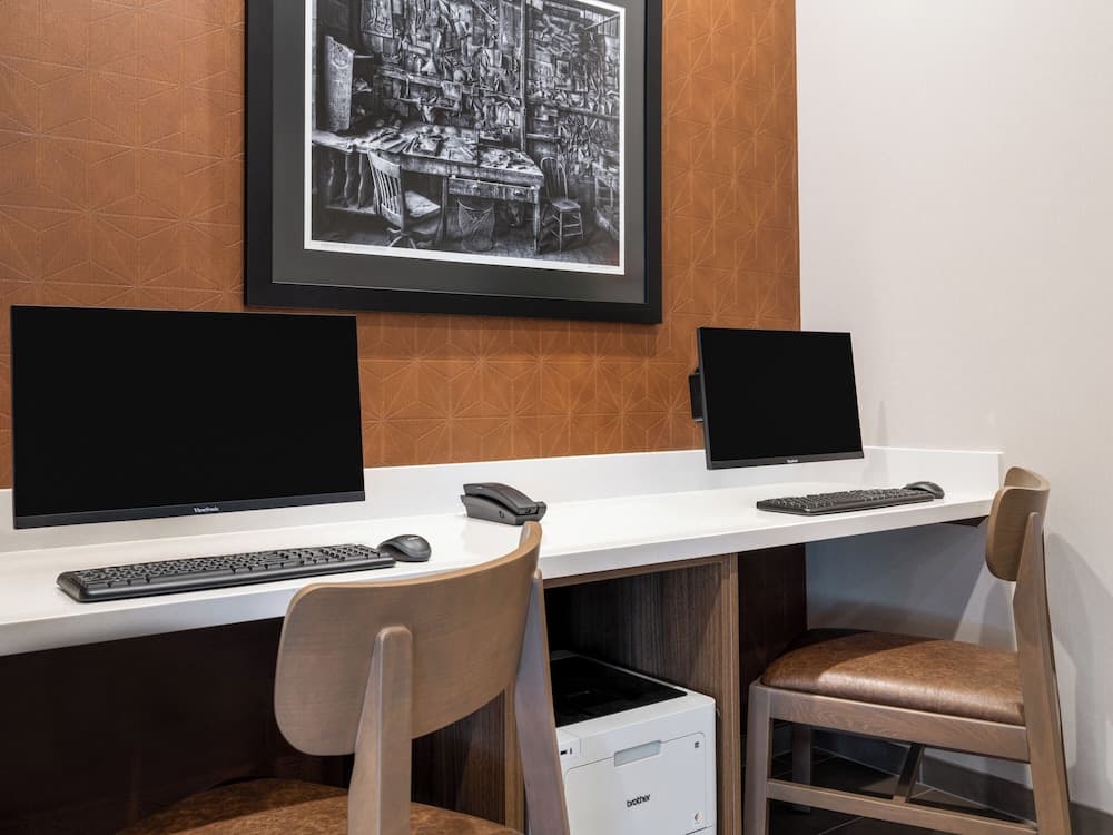La Quinta Inn And Suites By Wyndham Lincoln gallery photo in Lincoln, CA — image 21