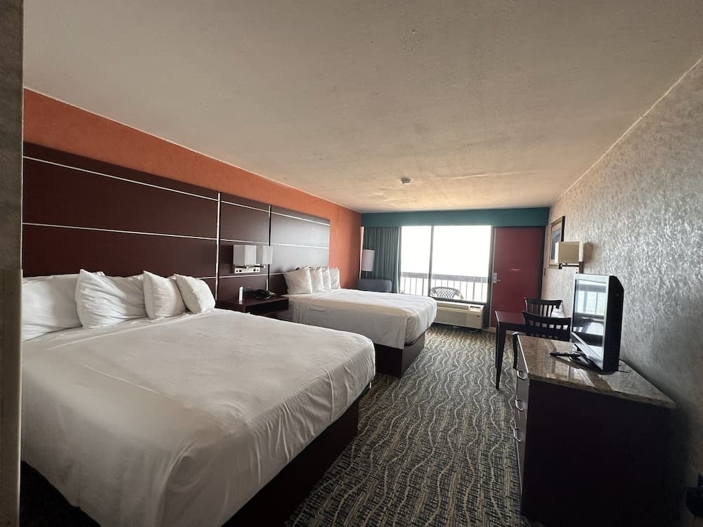 Breakers Resort Inn property views in Virginia Beach, VA — gallery photo 3