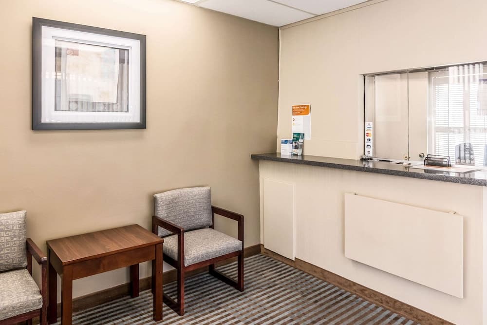 Rodeway Inn Regalodge gallery photo in Glendale, CA — image 17