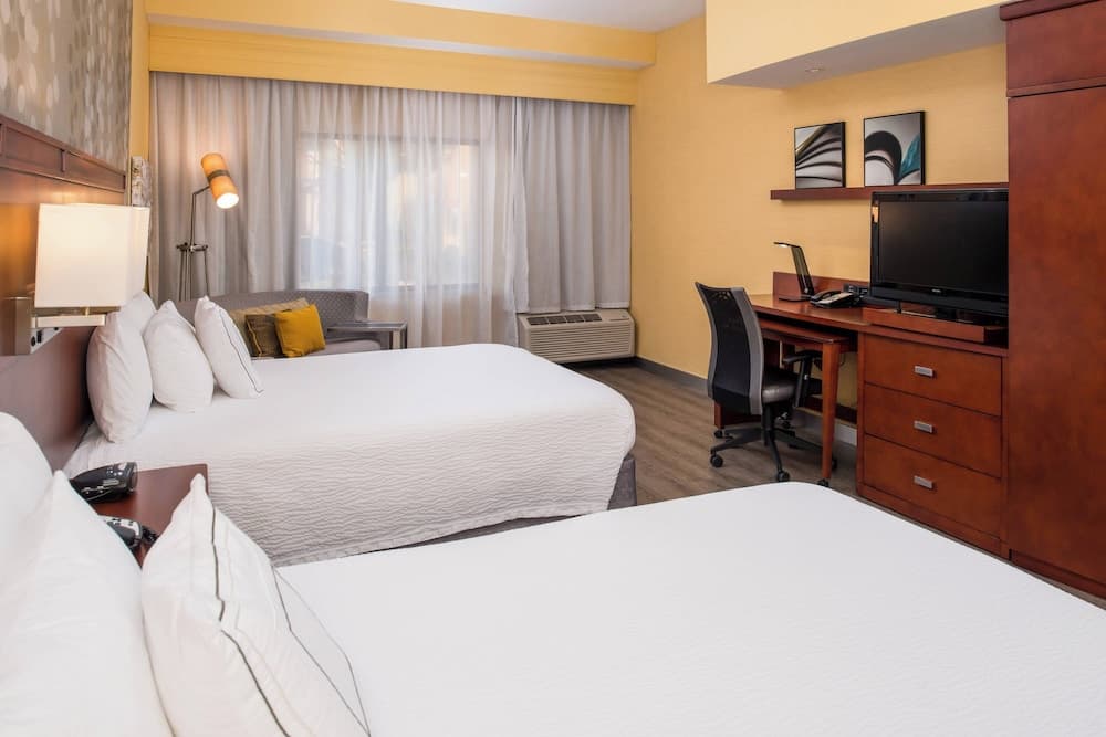 Courtyard Marriott Victorville gallery photo in Hesperia, CA — image 10