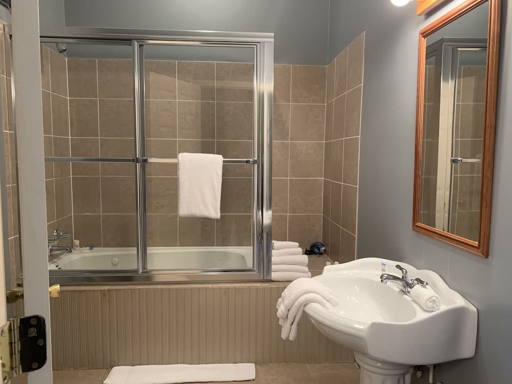 The Hotel Belvidere gallery photo in Hawley, PA — image 4