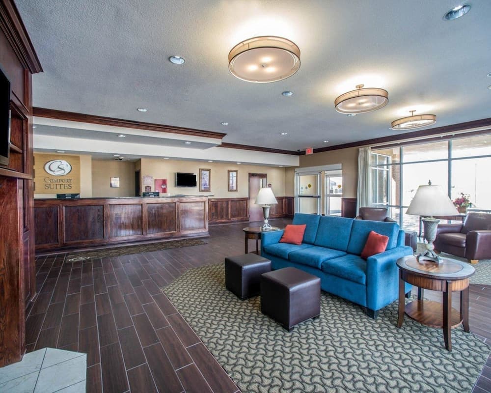 Comfort Suites Columbia - University Area interior in Columbia, MO — gallery photo 2