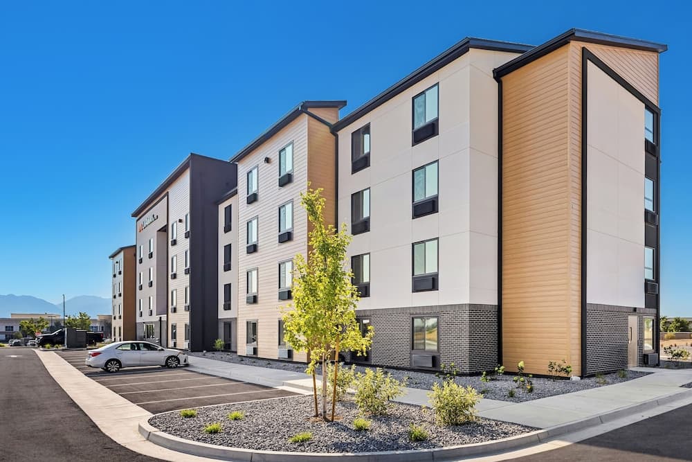 LivAway Suites Seattle-Renton — hotel in Renton, Washington