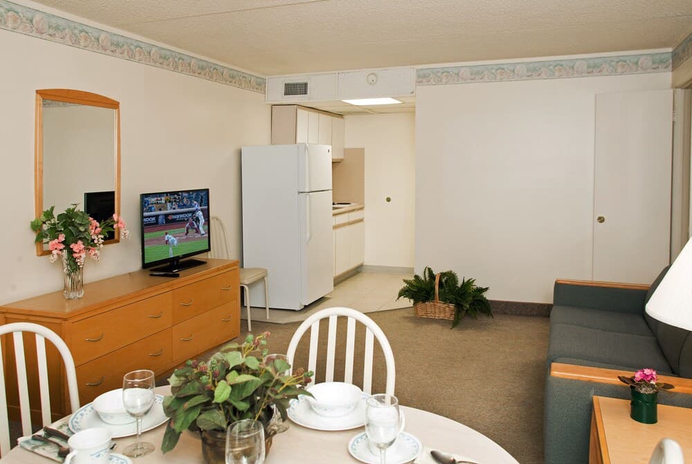 Lotus Inn interior in Wildwood Crest, NJ — gallery photo 2