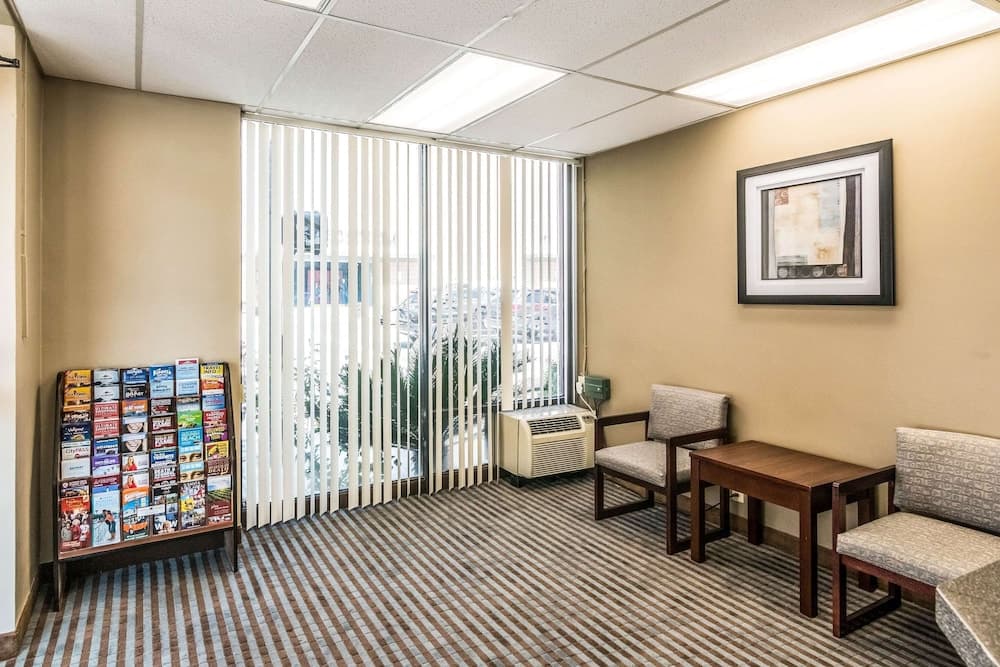 Rodeway Inn Regalodge gallery photo in Glendale, CA — image 10