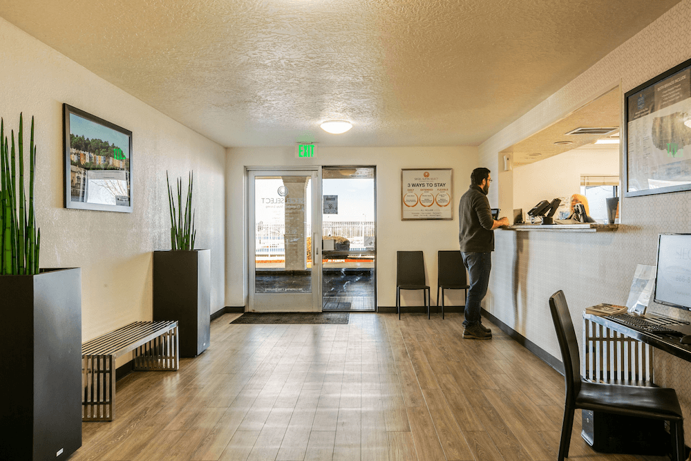 Siegel Select Albuquerque interior in Albuquerque, NM — gallery photo 2