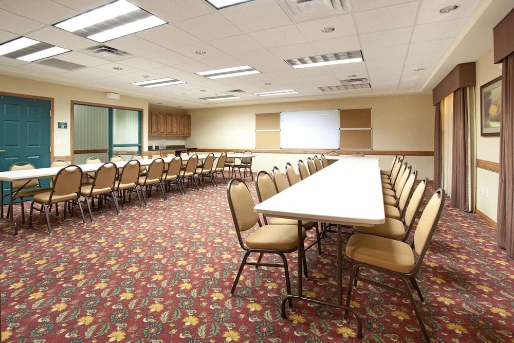 Country Inn & Suites by Radisson, Boise West - Meridian gallery photo in Meridian, ID — image 10