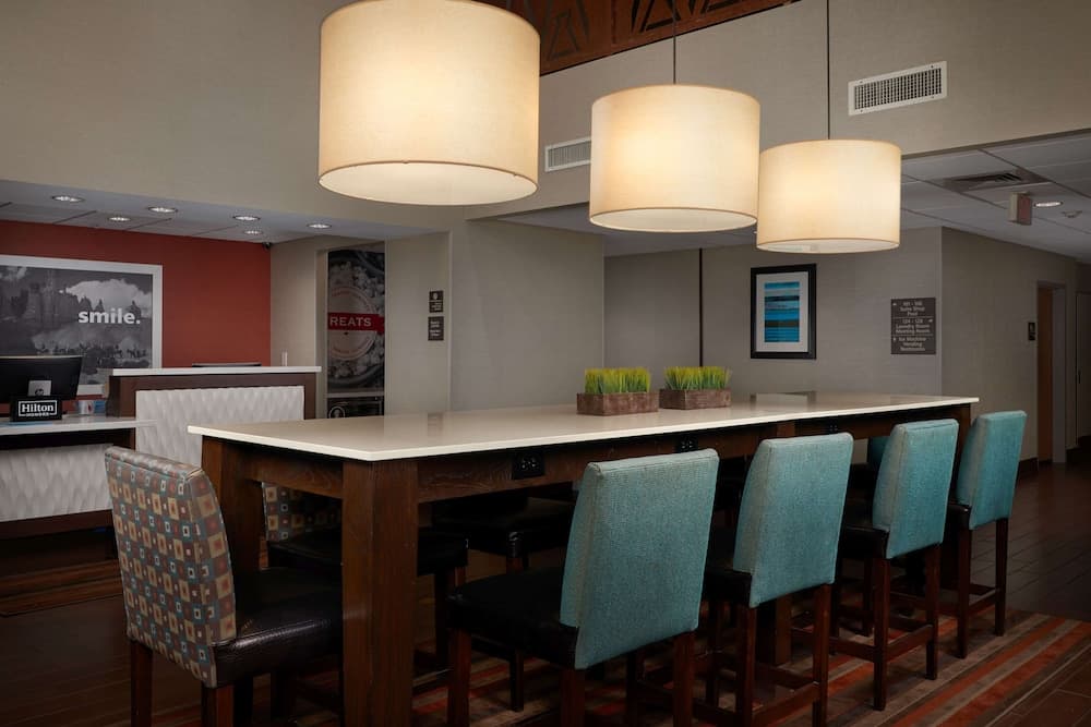 Hampton Inn Phoenix/Glendale/Peoria interior in Peoria, AZ — gallery photo 2