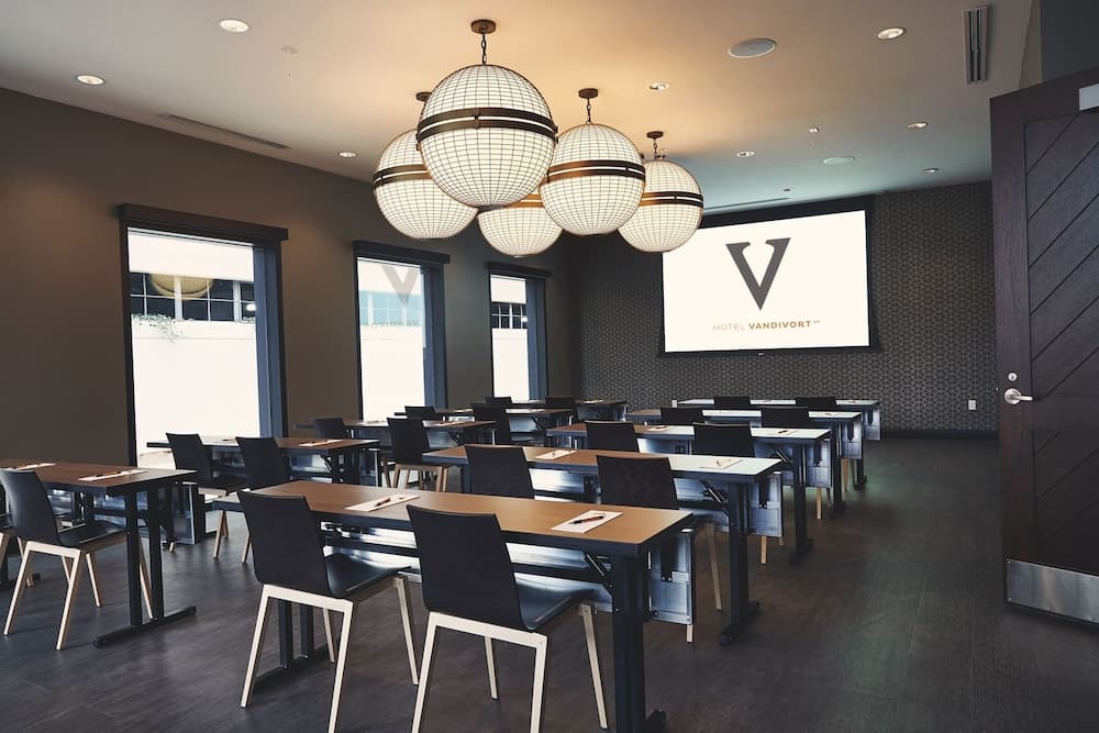 Hotel Vandivort gallery photo in Springfield, MO — image 73