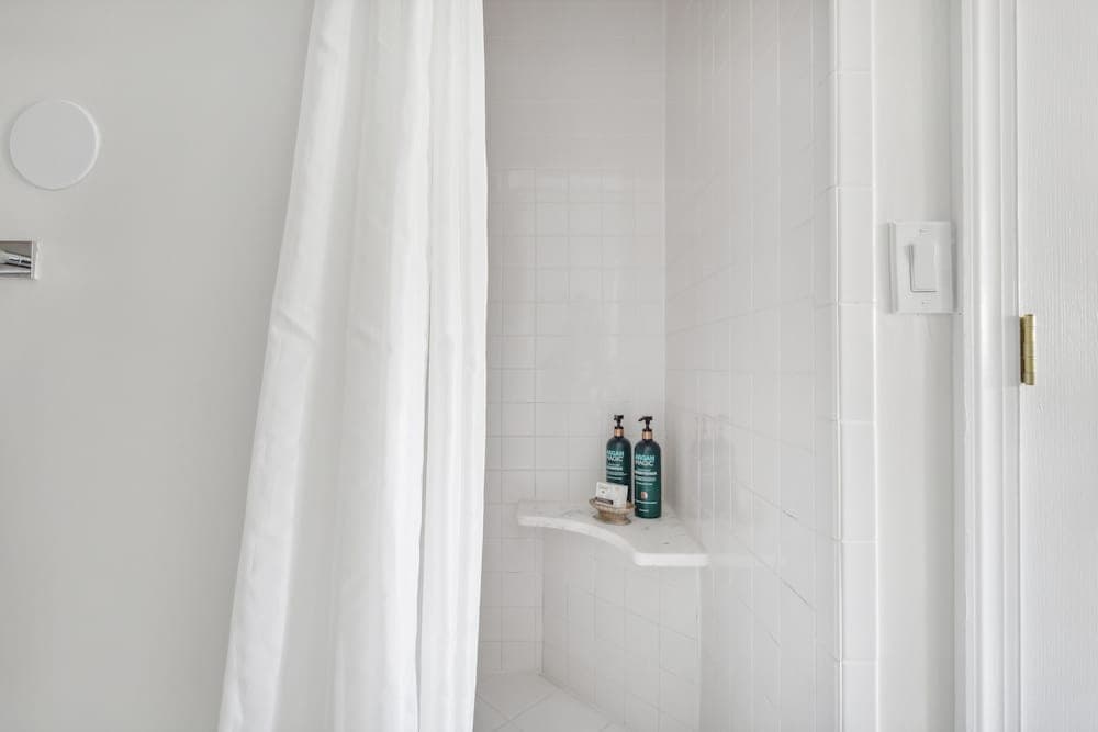 The Columbia Inn at Peralynna Manor interior in Columbia, MD — gallery photo 2