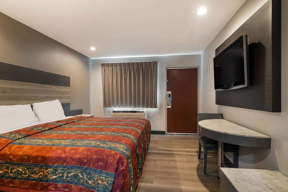 Rodeway Inn San Bernardino - Colton gallery photo in San Bernardino, CA — image 4