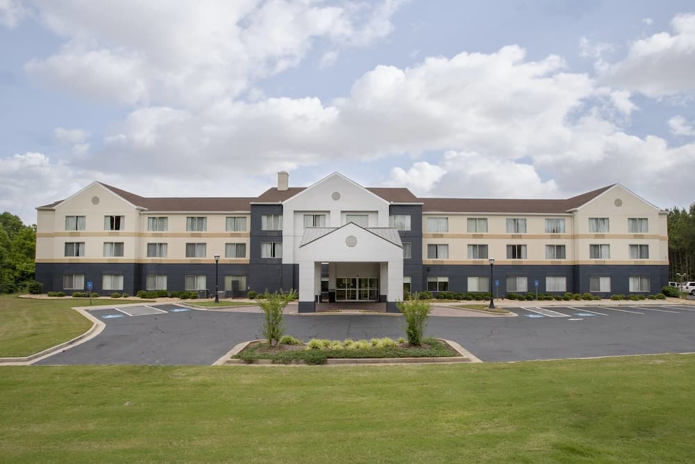 Spark by Hilton Macon North featured exterior or lobby in Macon, GA — similar hotel