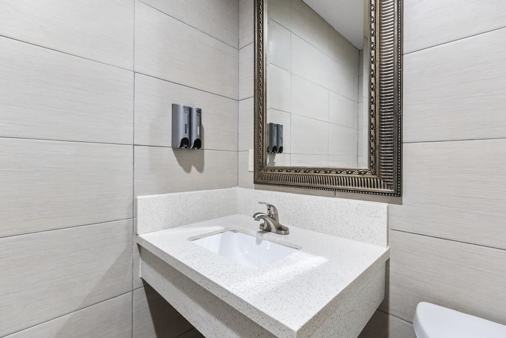 Le Blanc Inn & Suites gallery photo in El Monte, CA — image 68