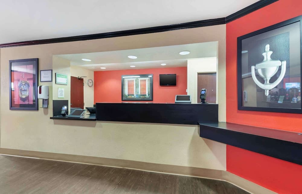 Extended Stay America Suites Washington DC Gaithersburg N interior in Gaithersburg, MD — gallery photo 2