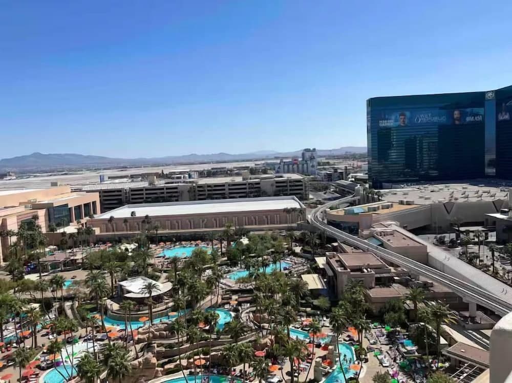 MGM Signature Executive Suite interior in Las Vegas, NV — gallery photo 2