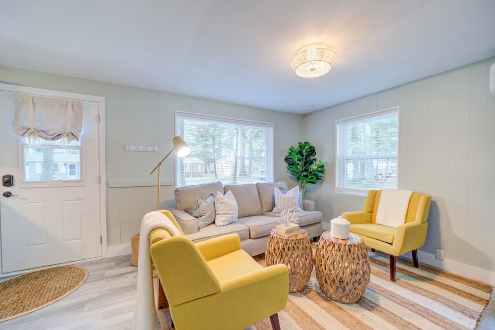 Scenic Drive Resort by DreamStay gallery photo in Muskegon, MI — image 91
