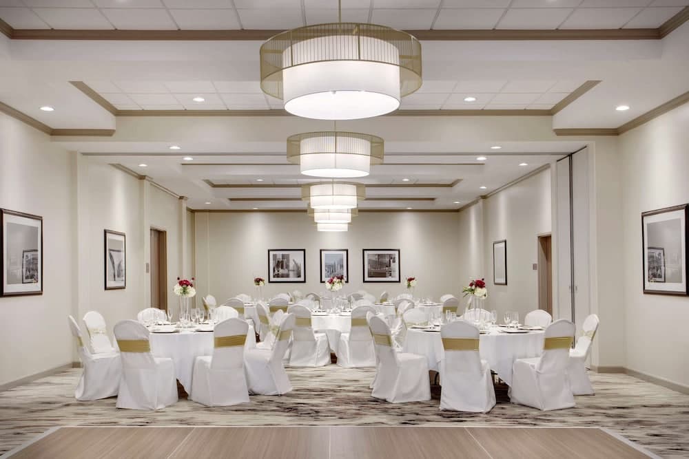 DoubleTree by Hilton Chicago Midway Airport gallery photo in Chicago, IL — image 19